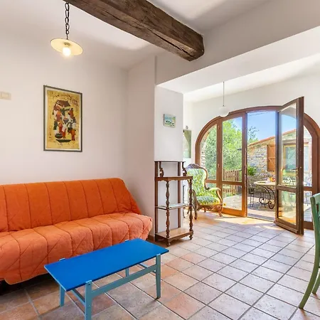 Hostdomus - Olive & Garden