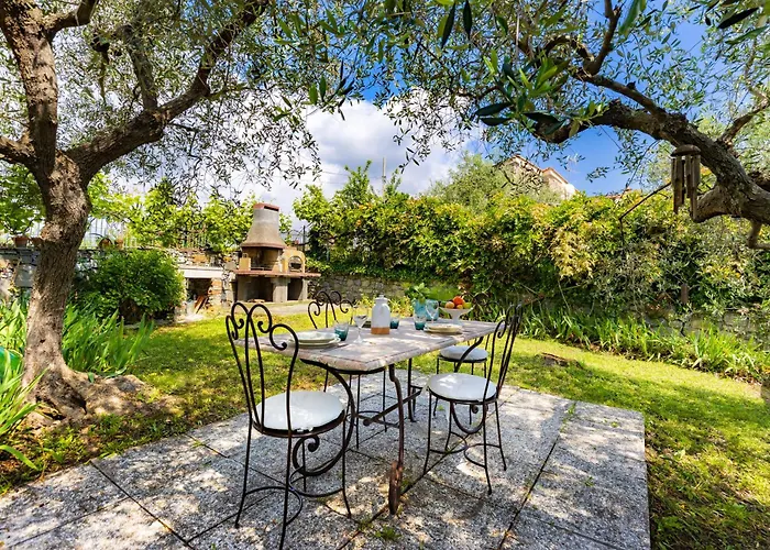 Hostdomus - Olive & Garden Apartamento