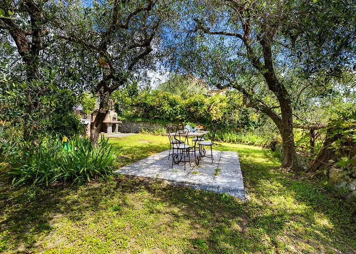 Hostdomus - Olive & Garden Garlenda